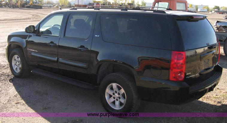 image for item 8054 2007 GMC Yukon XL K1500 SLT