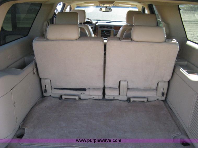 image for item 8054 2007 GMC Yukon XL K1500 SLT