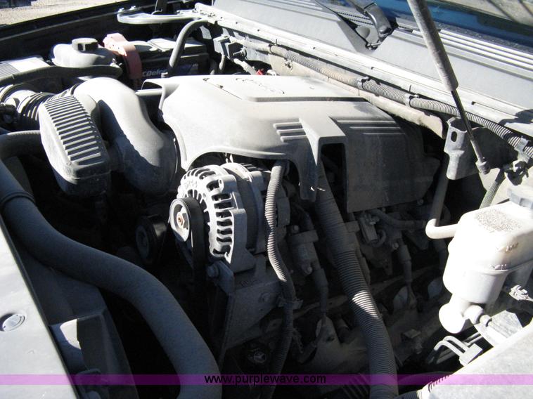 image for item 8054 2007 GMC Yukon XL K1500 SLT