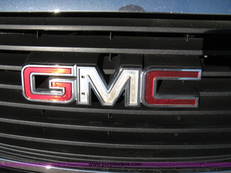 image for item 8054 2007 GMC Yukon XL K1500 SLT