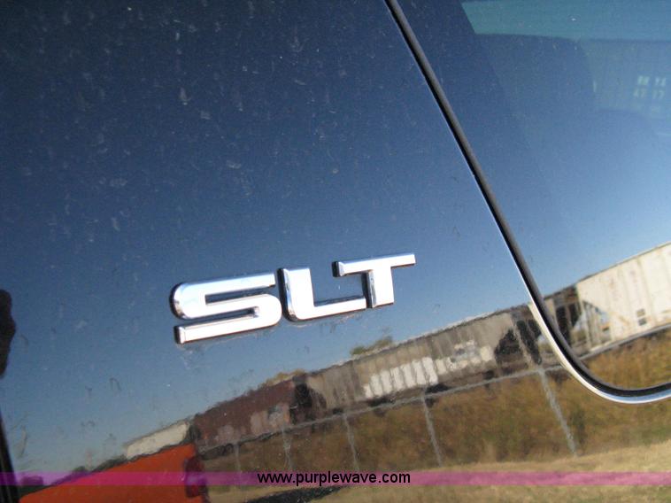 image for item 8054 2007 GMC Yukon XL K1500 SLT