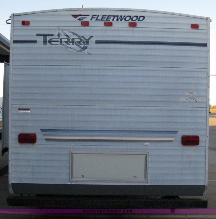 image for item 8058 2004 Fleetwood Terry 320DB travel trailer