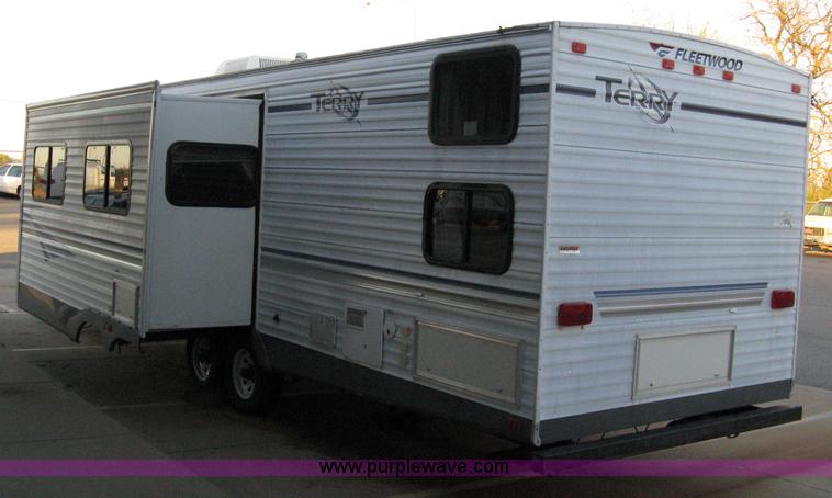 image for item 8058 2004 Fleetwood Terry 320DB travel trailer