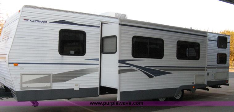 image for item 8058 2004 Fleetwood Terry 320DB travel trailer