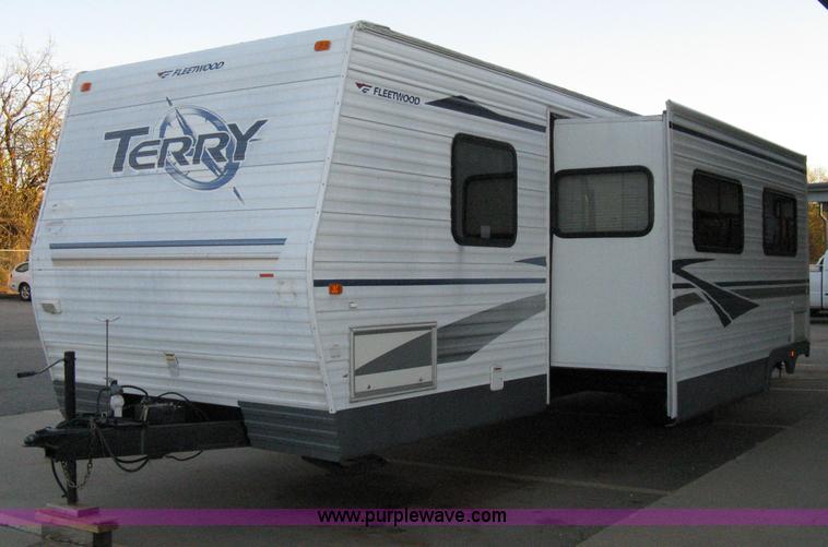 image for item 8058 2004 Fleetwood Terry 320DB travel trailer