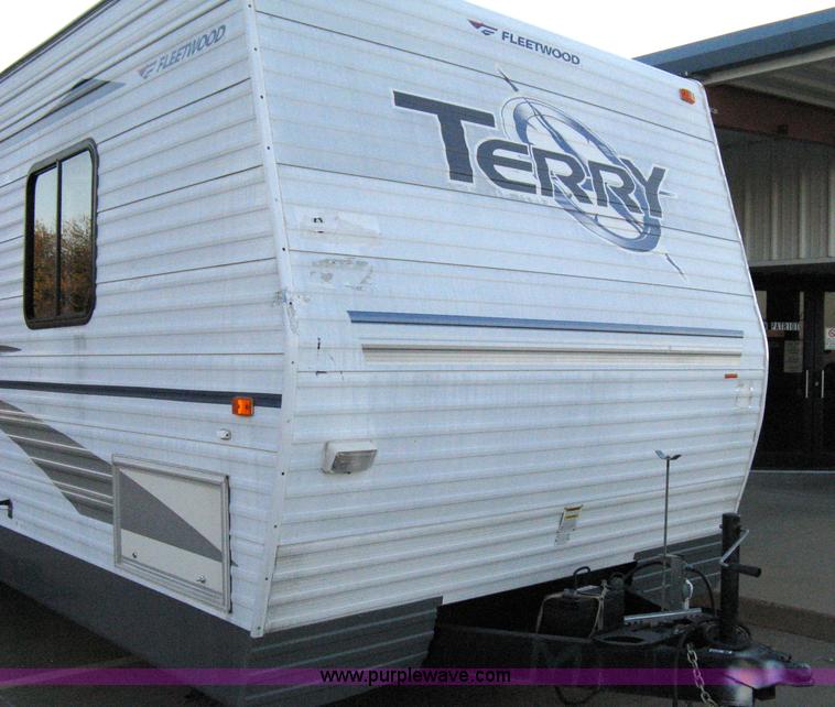 image for item 8058 2004 Fleetwood Terry 320DB travel trailer