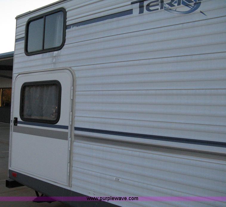image for item 8058 2004 Fleetwood Terry 320DB travel trailer