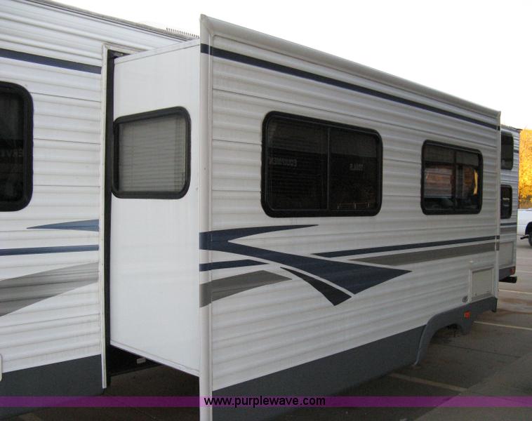image for item 8058 2004 Fleetwood Terry 320DB travel trailer