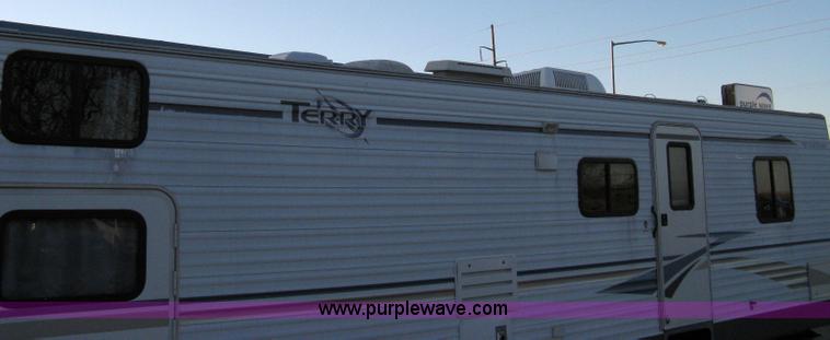 image for item 8058 2004 Fleetwood Terry 320DB travel trailer