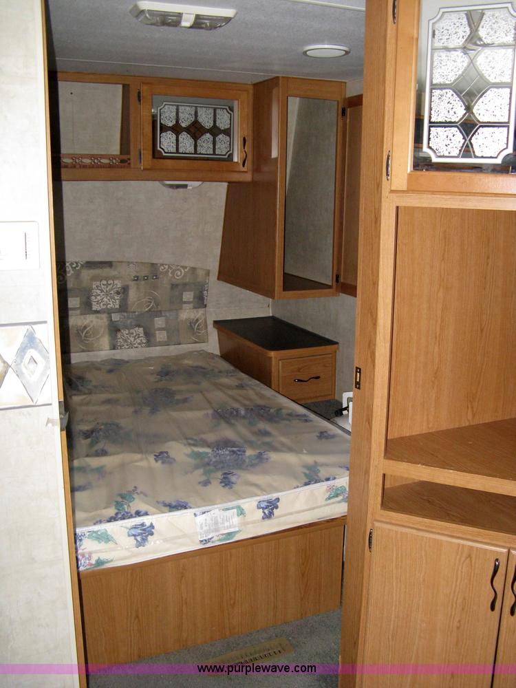 image for item 8058 2004 Fleetwood Terry 320DB travel trailer