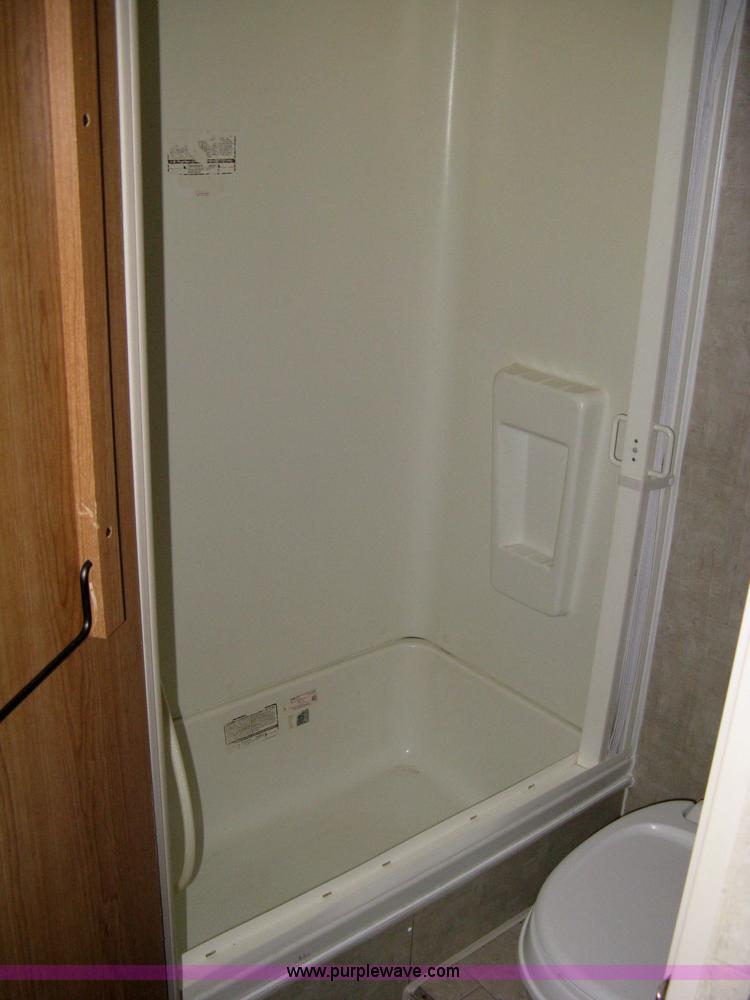 image for item 8058 2004 Fleetwood Terry 320DB travel trailer