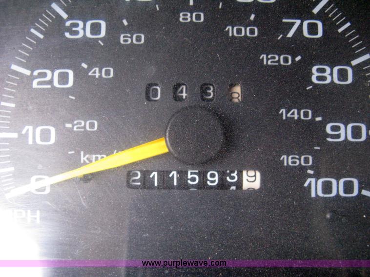 image for item 8061 1997 Chevrolet Blazer LS