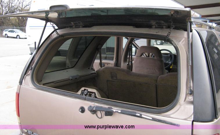 image for item 8061 1997 Chevrolet Blazer LS