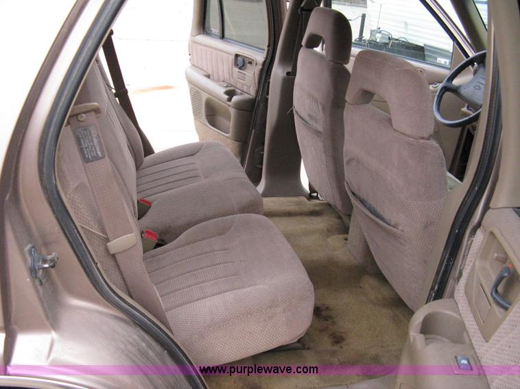 image for item 8061 1997 Chevrolet Blazer LS