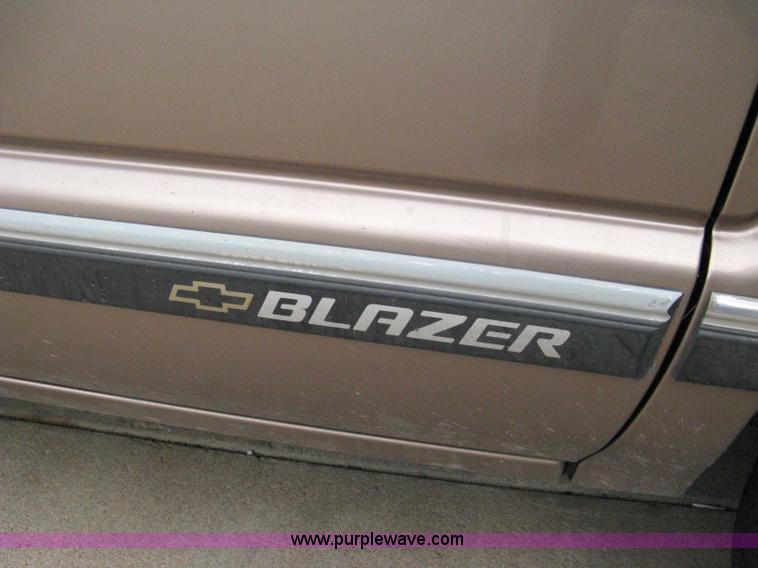 image for item 8061 1997 Chevrolet Blazer LS