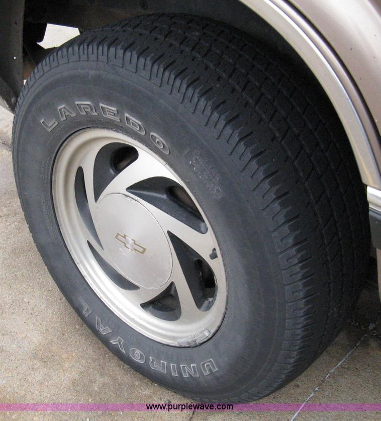 image for item 8061 1997 Chevrolet Blazer LS