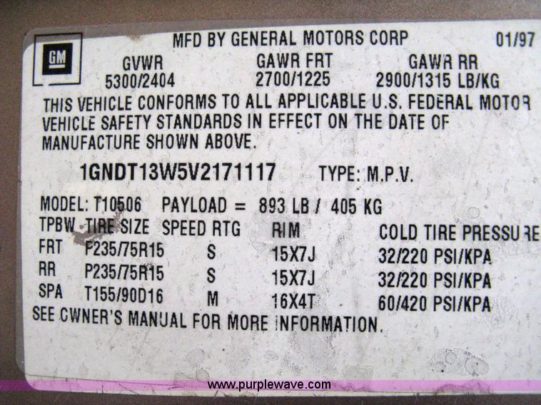 image for item 8061 1997 Chevrolet Blazer LS