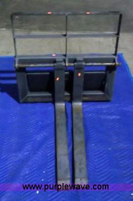 image for item 9999 2007 Boxer compact track loader