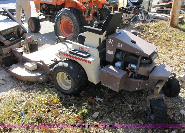 image for item 3570 2000 Grasshopper 721D mower