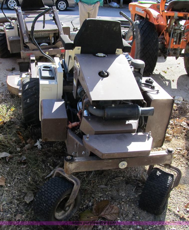 image for item 3570 2000 Grasshopper 721D mower