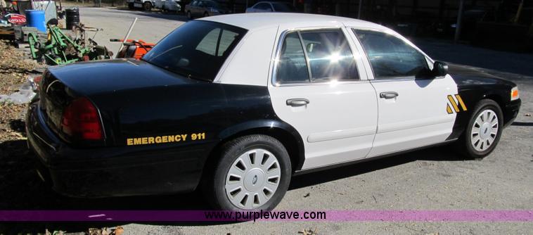 image for item 3573 2007 Ford Crown Victoria Police Interceptor