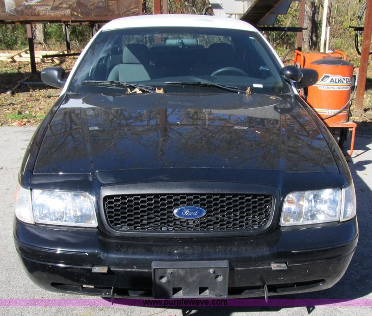 image for item 3573 2007 Ford Crown Victoria Police Interceptor