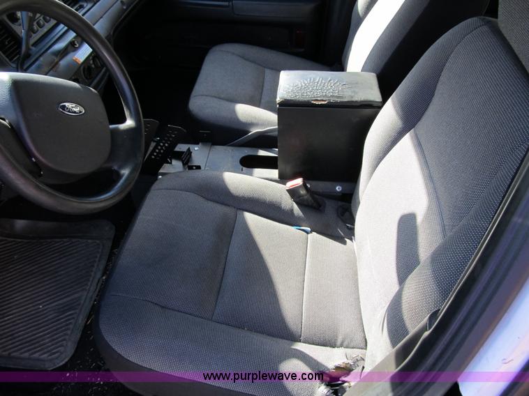 image for item 3573 2007 Ford Crown Victoria Police Interceptor
