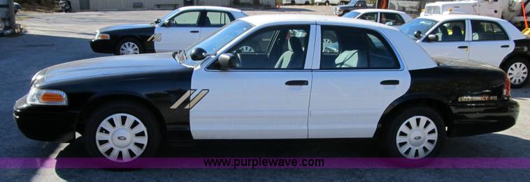 image for item 3574 2007 Ford Crown Victoria Police Interceptor