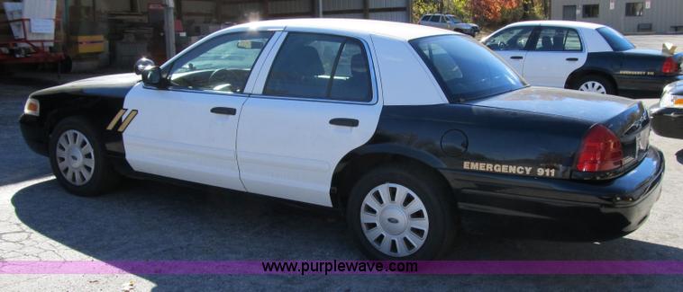 image for item 3574 2007 Ford Crown Victoria Police Interceptor