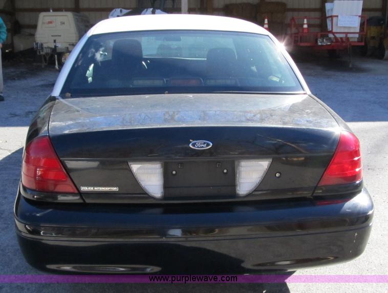 image for item 3574 2007 Ford Crown Victoria Police Interceptor