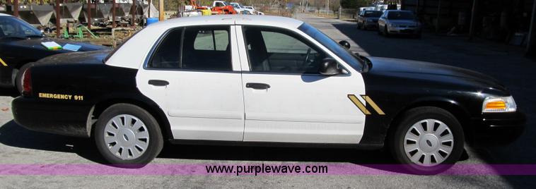 image for item 3574 2007 Ford Crown Victoria Police Interceptor