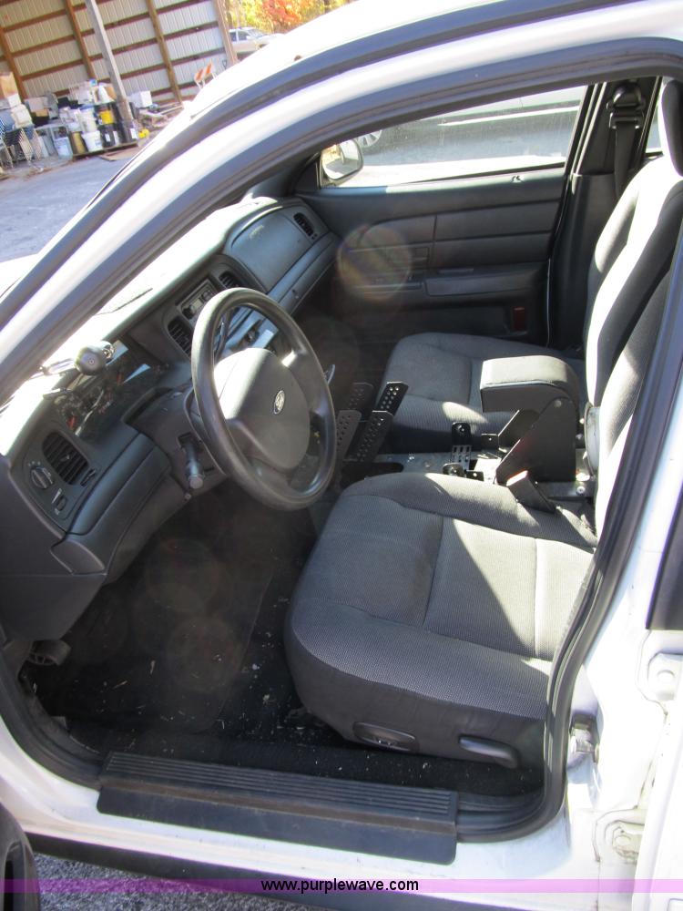 image for item 3574 2007 Ford Crown Victoria Police Interceptor