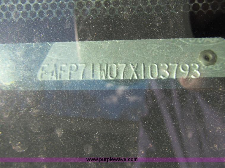 image for item 3574 2007 Ford Crown Victoria Police Interceptor