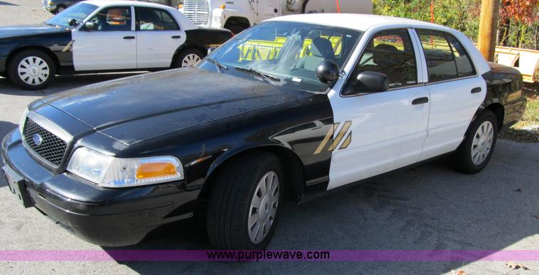 image for item 3575 2007 Ford Crown Victoria Police Interceptor
