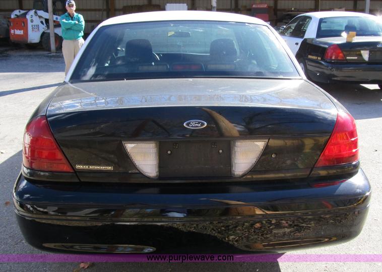 image for item 3575 2007 Ford Crown Victoria Police Interceptor