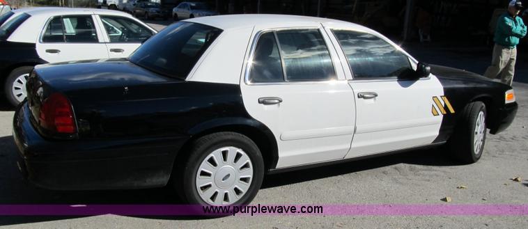 image for item 3575 2007 Ford Crown Victoria Police Interceptor