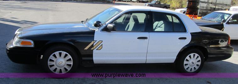 image for item 3576 2007 Ford Crown Victoria Police Interceptor