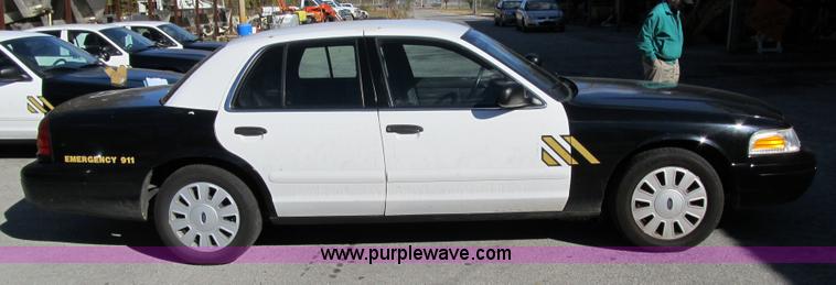 image for item 3576 2007 Ford Crown Victoria Police Interceptor