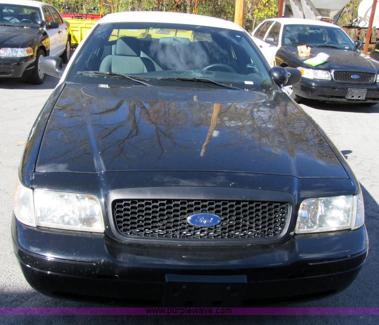 image for item 3576 2007 Ford Crown Victoria Police Interceptor