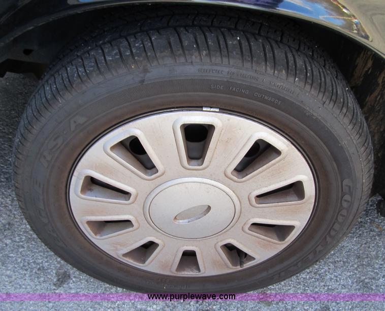 image for item 3576 2007 Ford Crown Victoria Police Interceptor