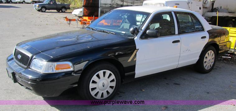 image for item 3577 2007 Ford Crown Victoria Police Interceptor