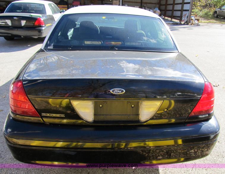 image for item 3577 2007 Ford Crown Victoria Police Interceptor