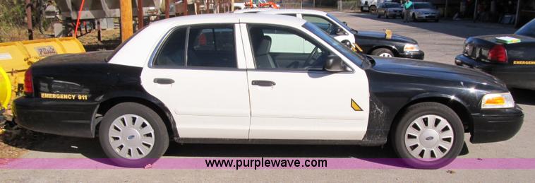 image for item 3577 2007 Ford Crown Victoria Police Interceptor