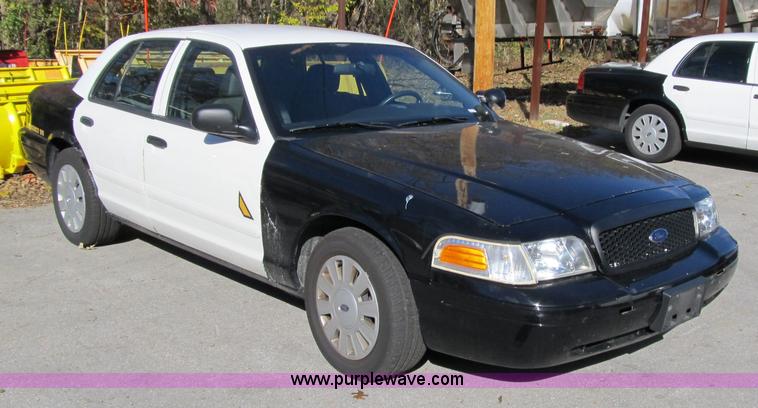 image for item 3577 2007 Ford Crown Victoria Police Interceptor