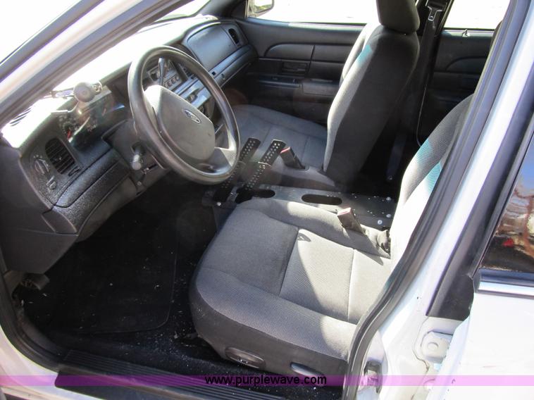 image for item 3577 2007 Ford Crown Victoria Police Interceptor