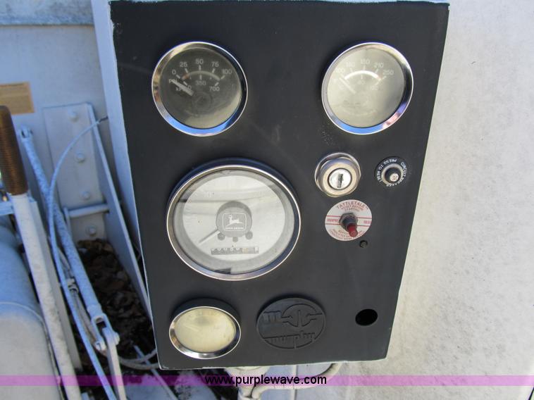 image for item 3647 2000 leaf vacuum