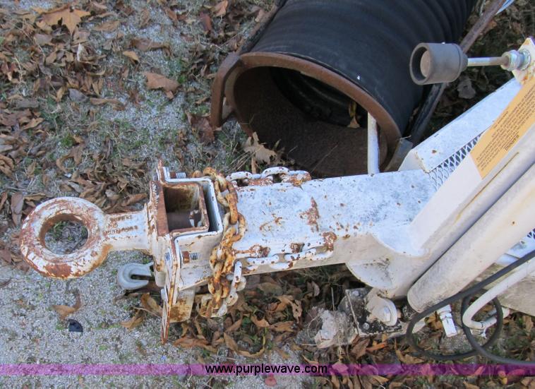 image for item 3647 2000 leaf vacuum