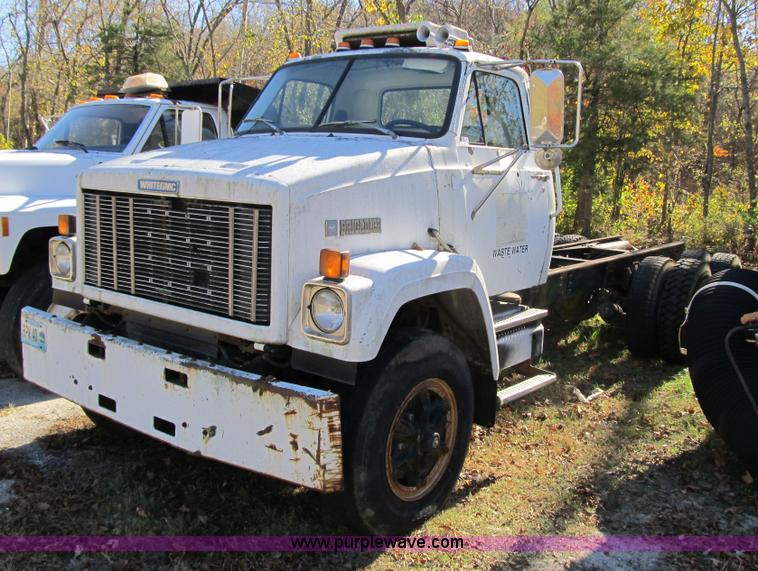 image for item 3648 1988 GMC Brigadier cab and chassis