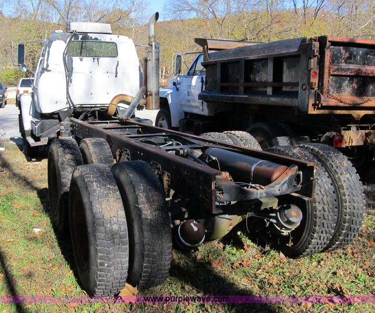 image for item 3648 1988 GMC Brigadier cab and chassis
