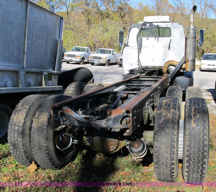 image for item 3648 1988 GMC Brigadier cab and chassis